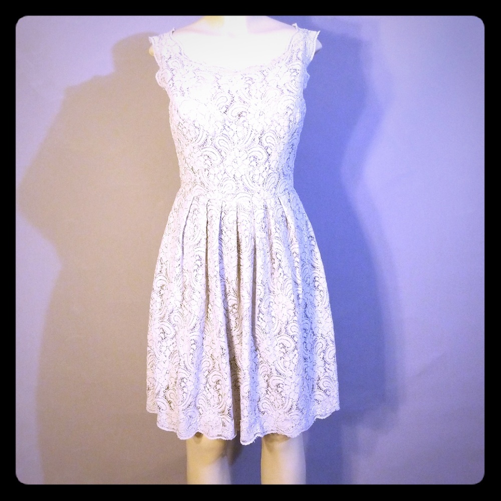 Foxy Lace dress